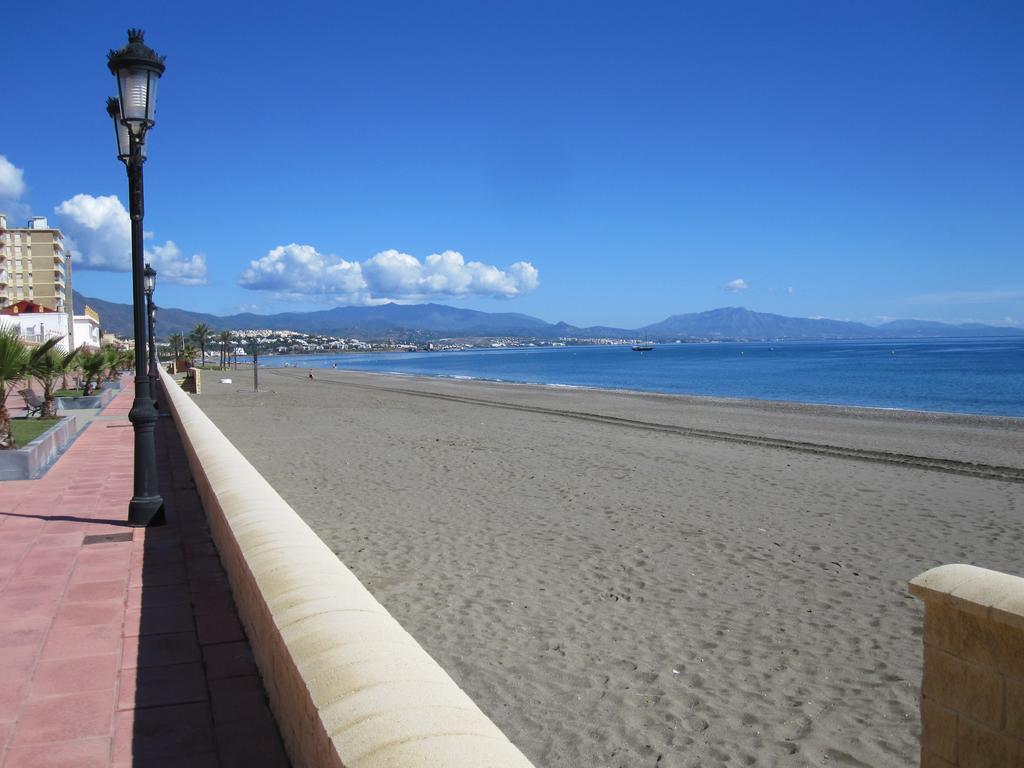 Apartamento 409 Marina Real Puerto De La Duquesa Playa Manilva Dış mekan fotoğraf
